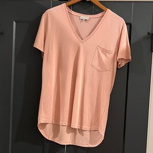 Light pink/Peach V-Neck Short Sleeve Tee
